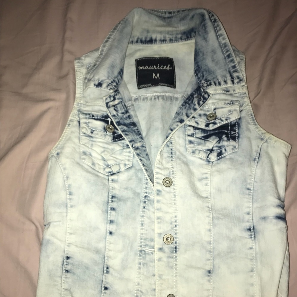 Sleeveless Acid Wash Distressed Jean Jacket